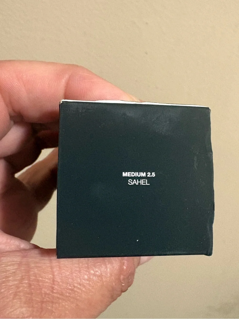 NARS Sheer Glow Foundation - 1 fl oz - MEDIUM 2.5 SAHEL, Brand New Never Used.